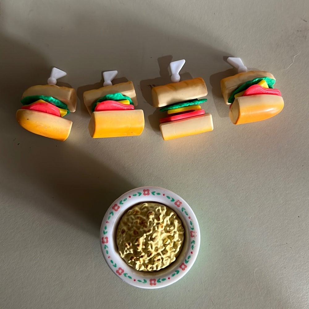 Vintage Barbie Miniature Sun Sandwich (4 pieces) with Popcorn Bowl